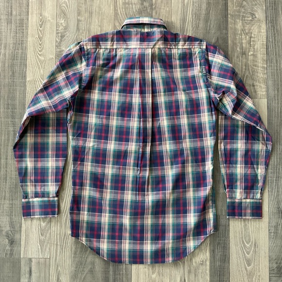 NWT VTG Woolrich Long Sleeve Button Up Shirt
6633
Men's SMALL
Navy Tan Red Plaid - Picture 9 of 10